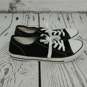 OT Revolution‎ Black Low Top Sneakers